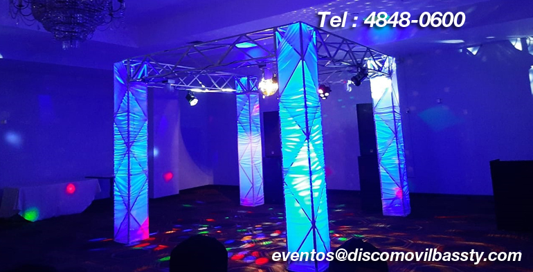 Pista LED para fiestas de 15 años con Discomovil Bassty